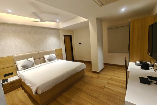 ISHA INN LUXURY ROOMS