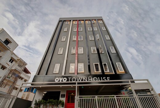 Townhouse Siri Residency