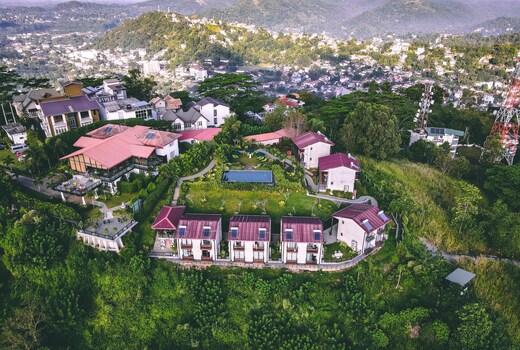 Fox Kandy by Fox Resorts- Luxury in the Mist