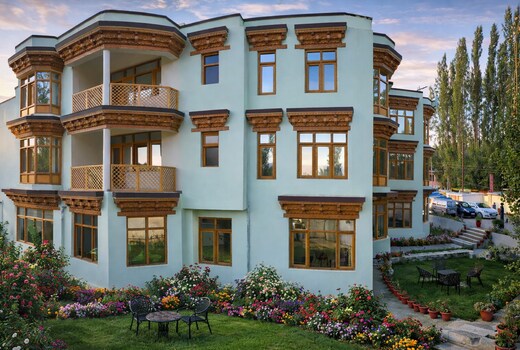 Royal Holiday Hotel