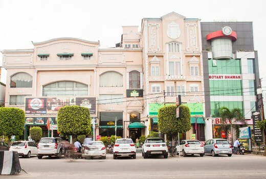 Hotel Diplomat Residency