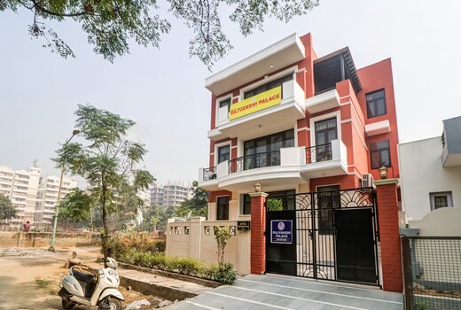 Hotel O Rajvanshi Palace