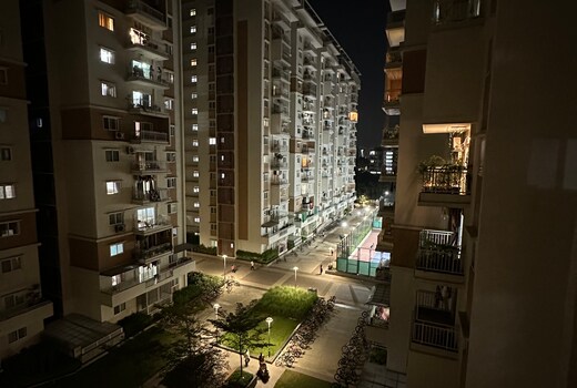 Premium Room Prime Location Hosted by an IITian