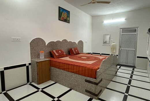 HOTEL KRISHNA VILLAS