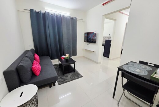 2BHK Service Apartment In Dadar Near TMH By Florastays