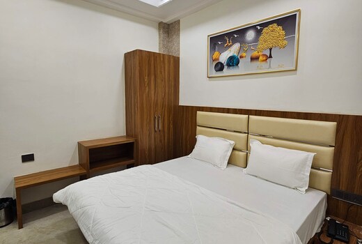 The Mor Mukut INN