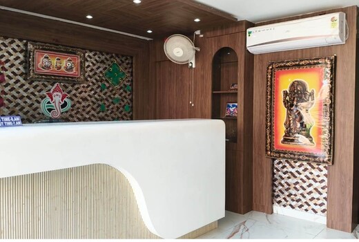 AP ROYALS , PURI