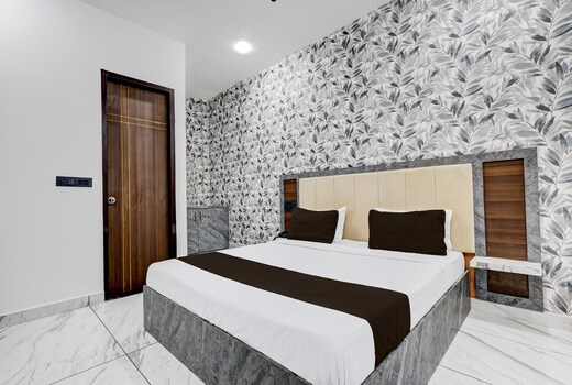 Hotel O The Velvet