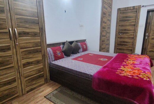 Retreat Lakeside Homestay