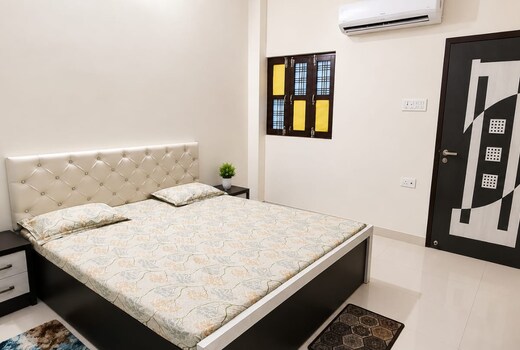 Arya Rest House
