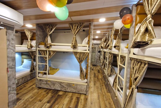 Gold Spot Dormitory (AC 24 HOURS)
