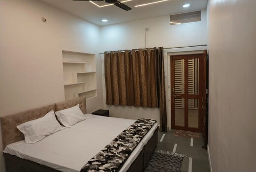 Lakhdatar Homestay