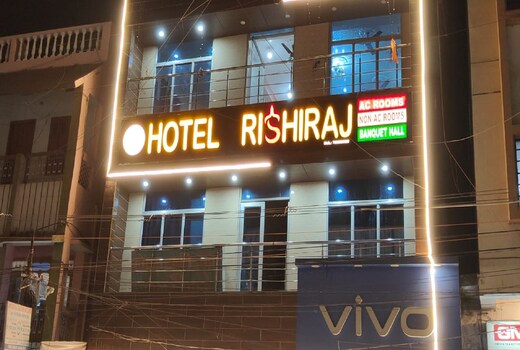 Hotel Rishi raj