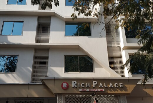 Hotel Rich Palace