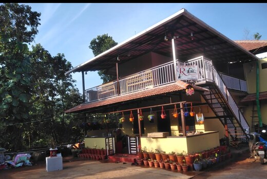 R HEAVENS HOMESTAY