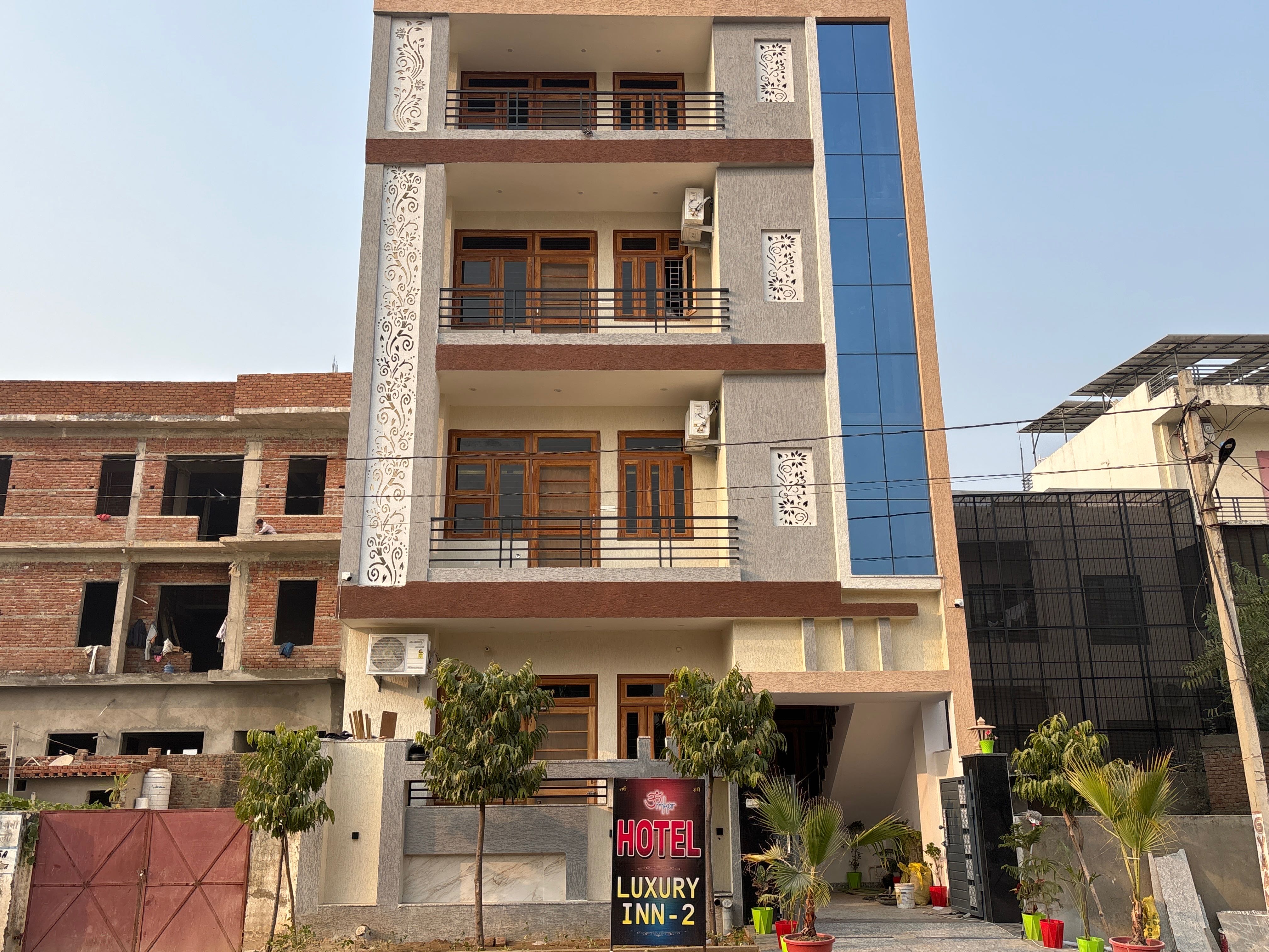 Hotel O Luxury Inn - 2