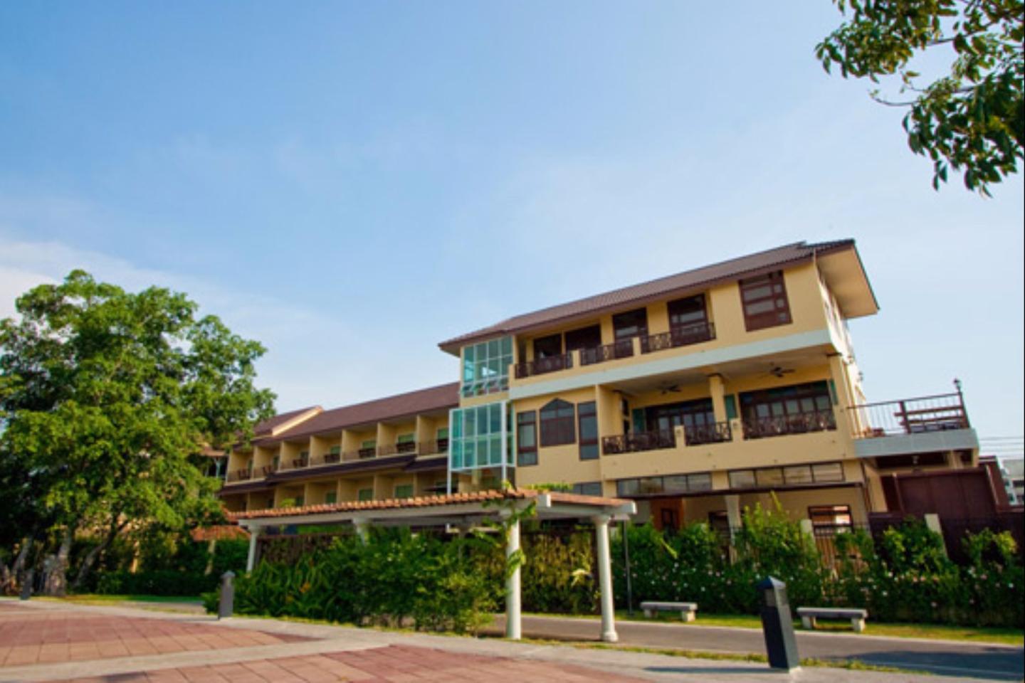 Suphan Lake Hometel