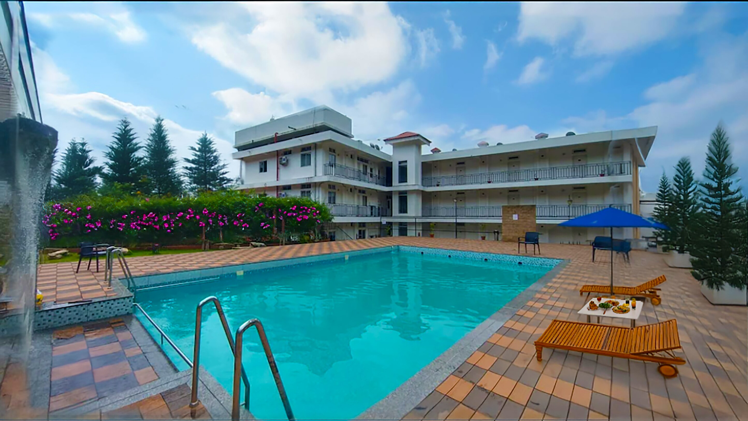 La Nicholas - Lake View (by Summit Hotels)