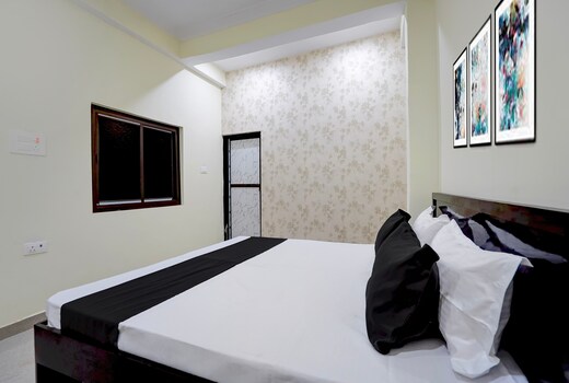 Spot On Highway Guest House