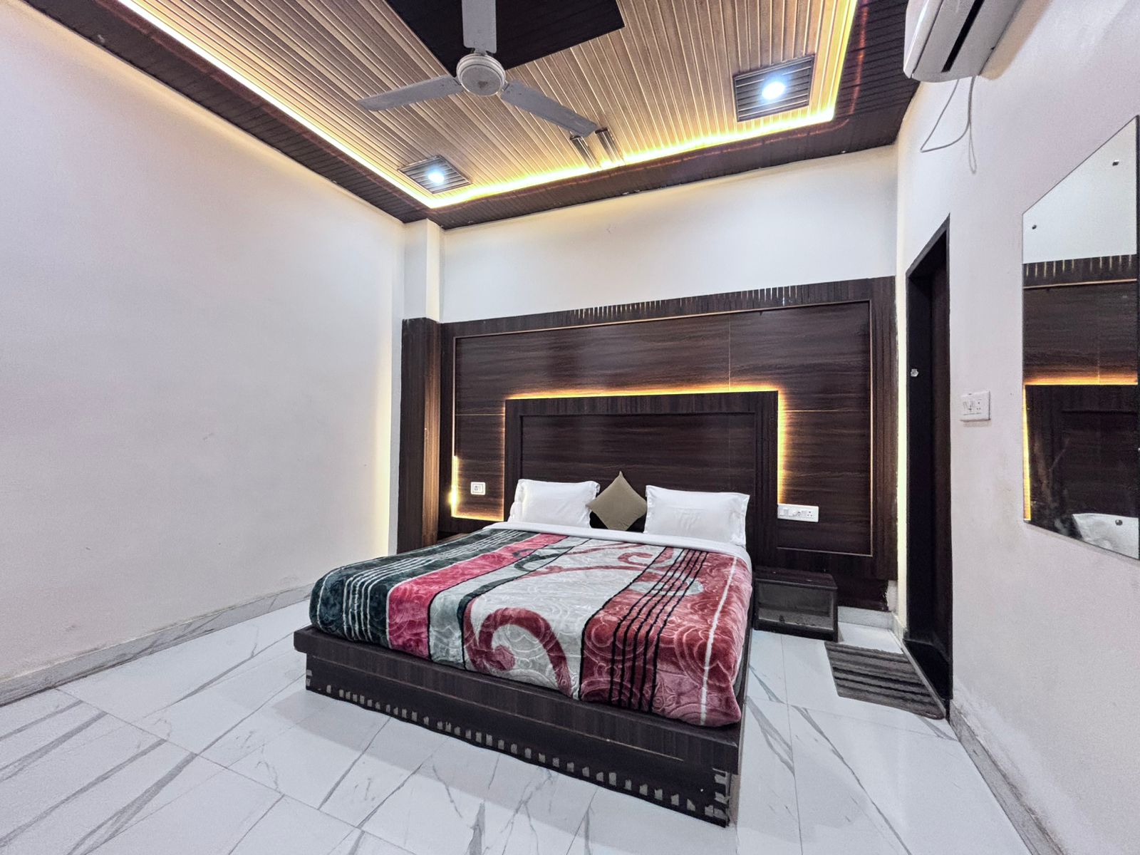 Hotel Shri Mohini Kunj Vindavan By HRG