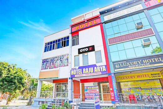 Hotel O Raju Arya