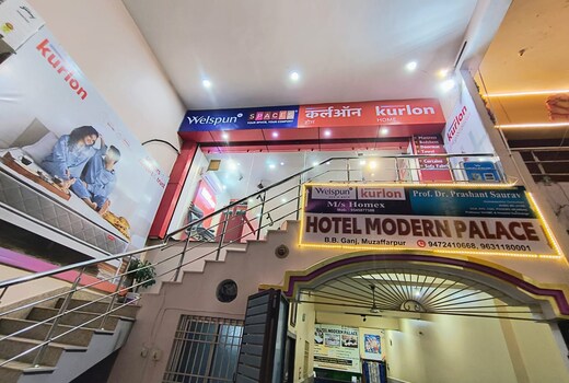 Hotel Modern Palace