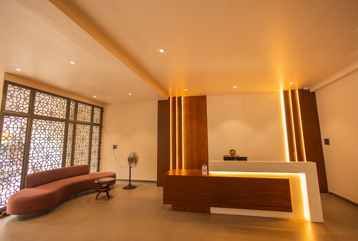 Hotel Khalsa Heights