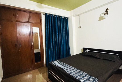 Infinity House | Room in Apartment