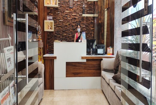 Hotel Mango Leaf