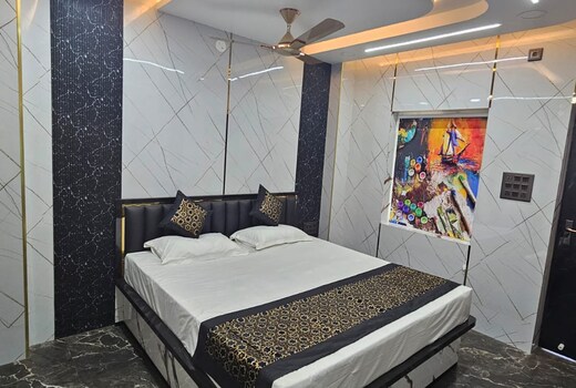 SWARAJ INN