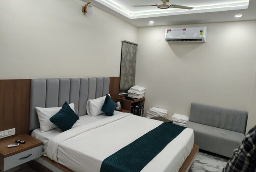 S Square Royale Hotel