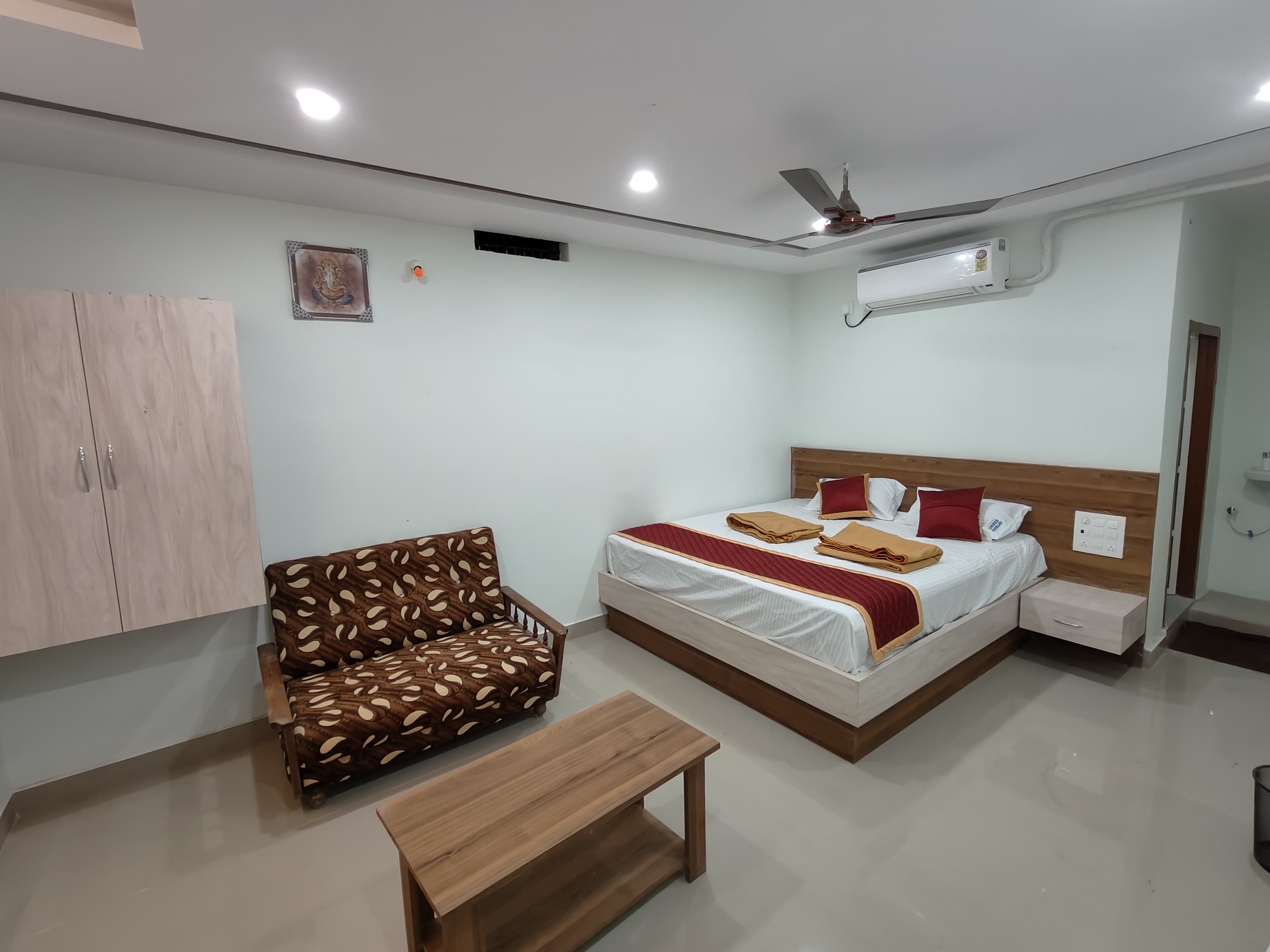 Sapthagiri residency yerragondapalem