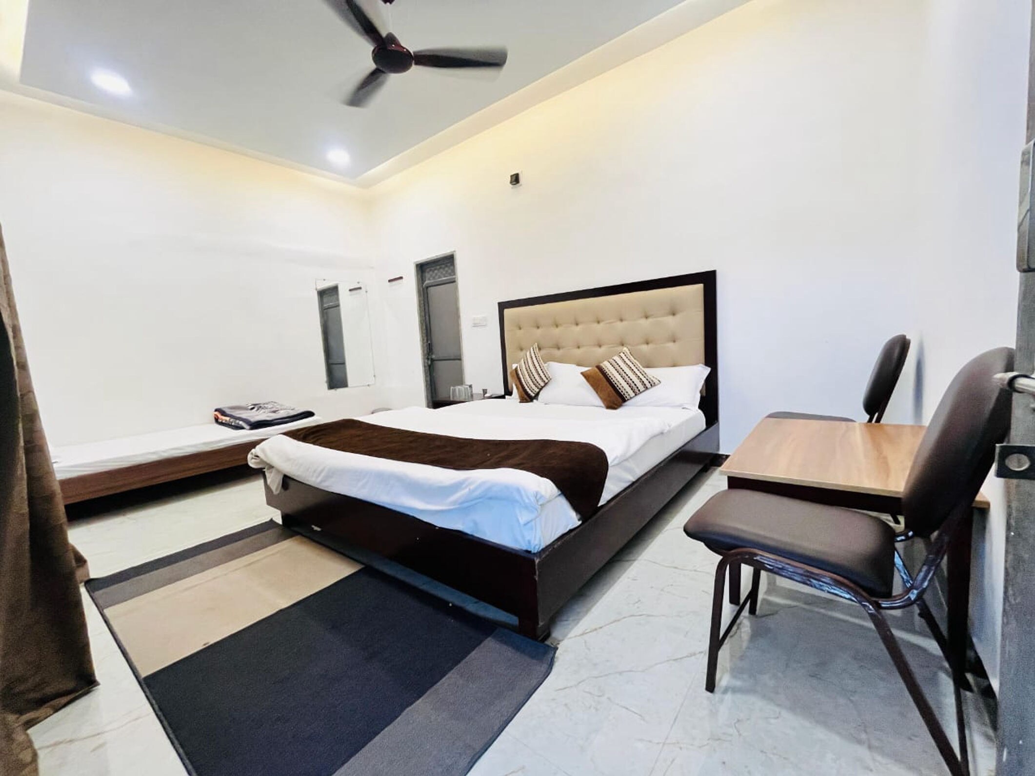 Chandravilla Stay Rooms Restaurant