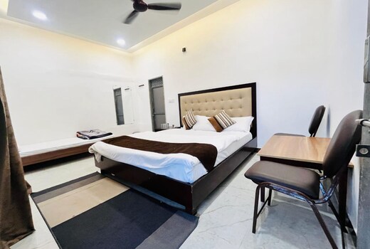Chandravilla Stay Rooms Restaurant