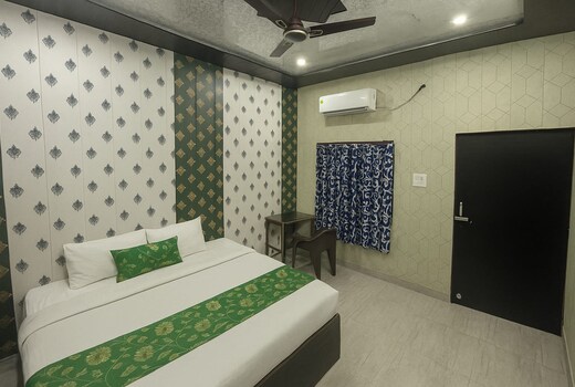HOTEL SHIVAYY MAJESTIC - 3km from kashi vishwanath