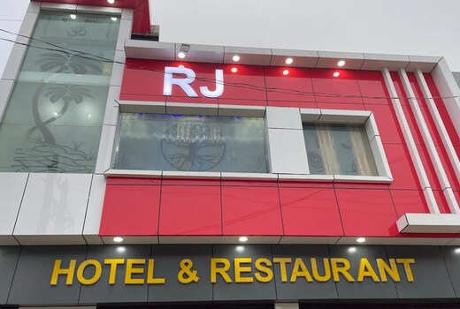 RJ HOTEL & RESTAURANT