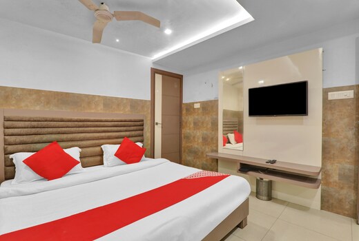 Super Hotel O Sada Shiv Guest House
