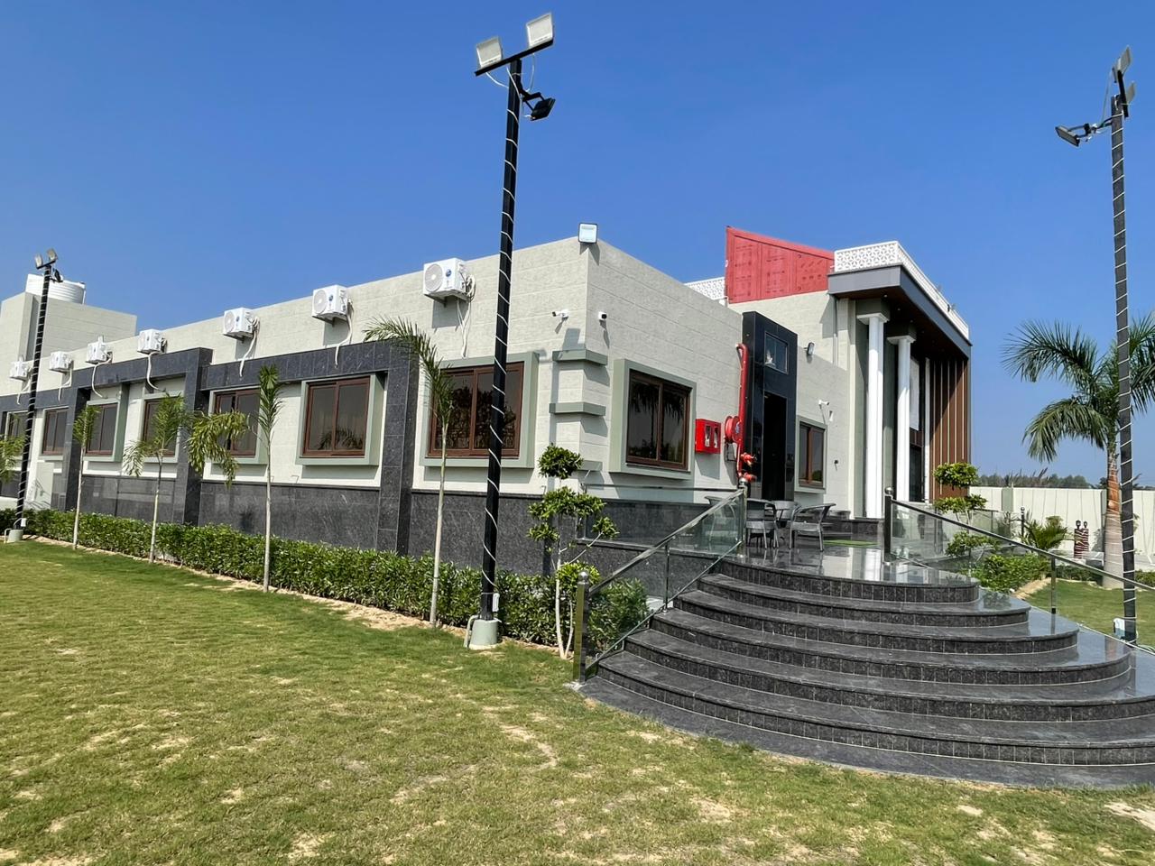 Hotel R S Garden