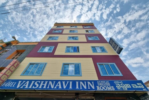 Vaishnavi Inn