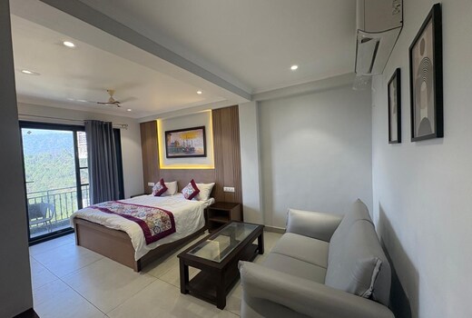 Plush Pines Kasauli