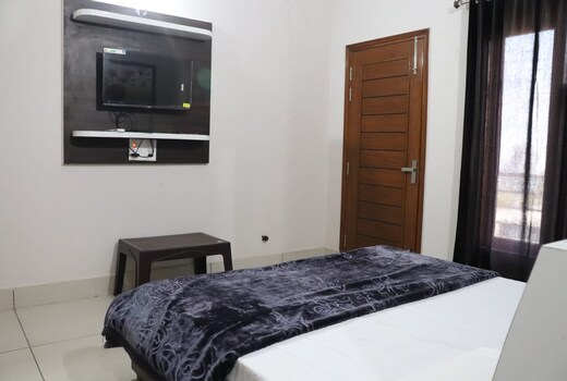 Hotel Chirag