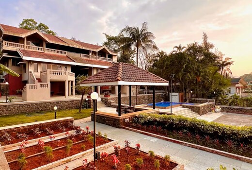 Montana Mist 3BHK with Pvt Pool by Stellar Stays