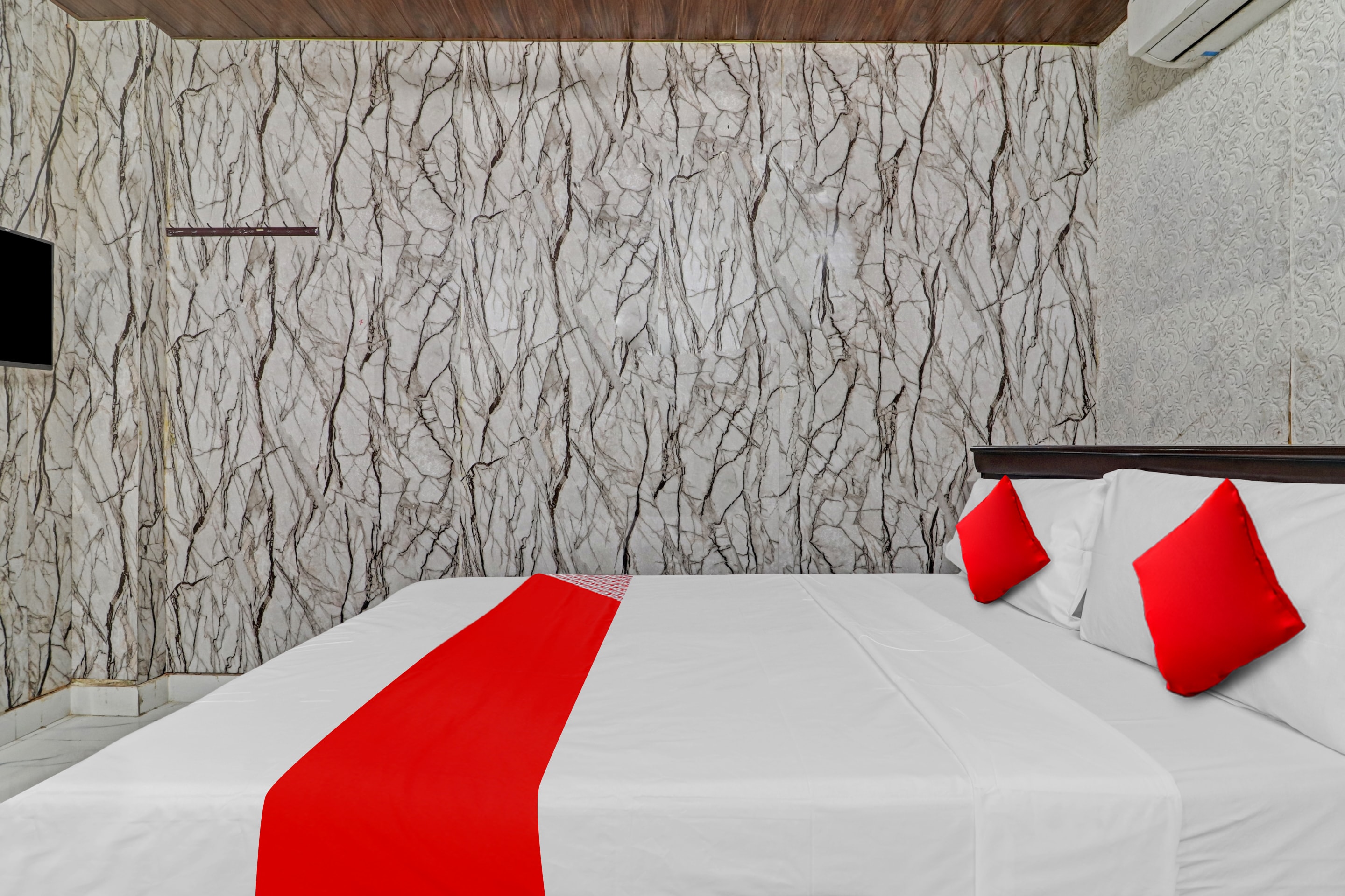 Hotel O Raghavendra Lodge
