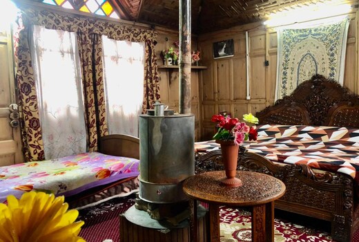New Moon of Kashmir Houseboat