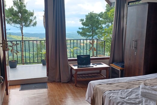 HILLS ABODE HOMESTAY SHILLONG