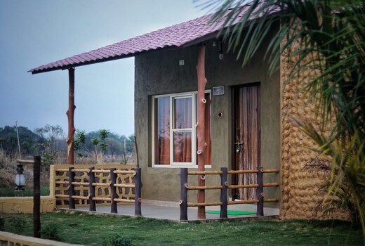 KP Woods Farm & Resort | Rooms & Restaurant
