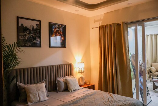 Modern fully furnished 1 bhk on golf course road