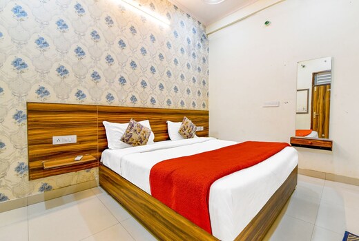 Hotel Kalyan & Banquets