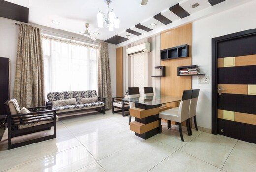 Homlee | Luxury Inn 5 Star Spacious Home with Kitchen