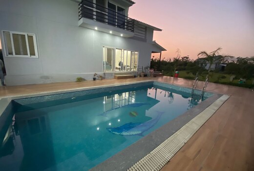 GoBravo 72 -3Bhk Farm with Pool and Garden Sec 150 Noida